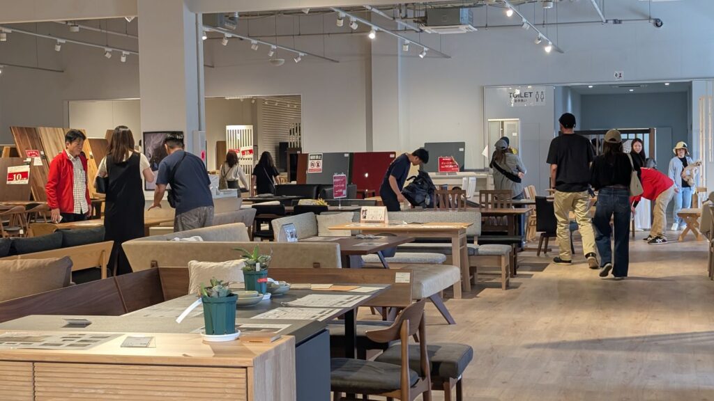 タックインテリア店内
